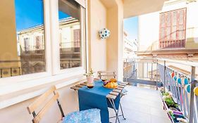 Cosy Flat With Private Balcony - Historic Center By Rems